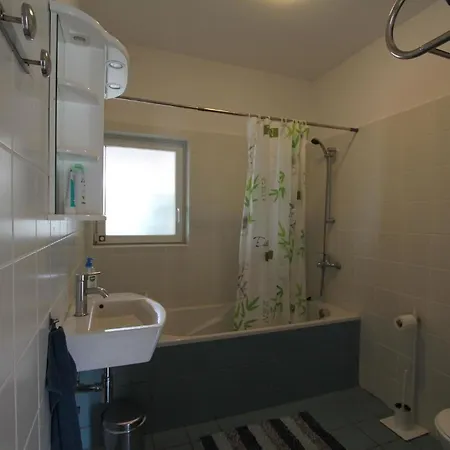Freistehende Ferienvilla Mit Jacuzzi